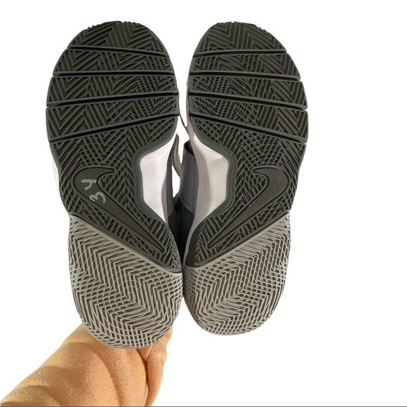 NIKE TEAM HUSTLE shoes - Picture 6 of 7